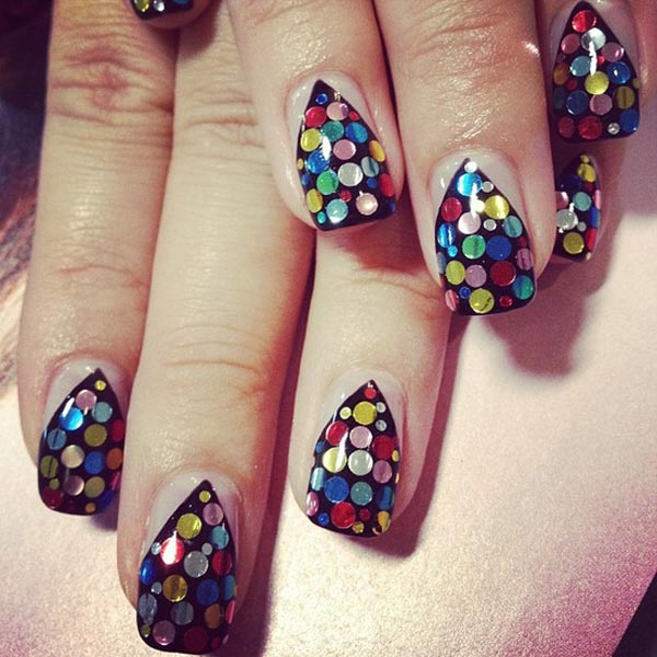 colored dots geometry nails