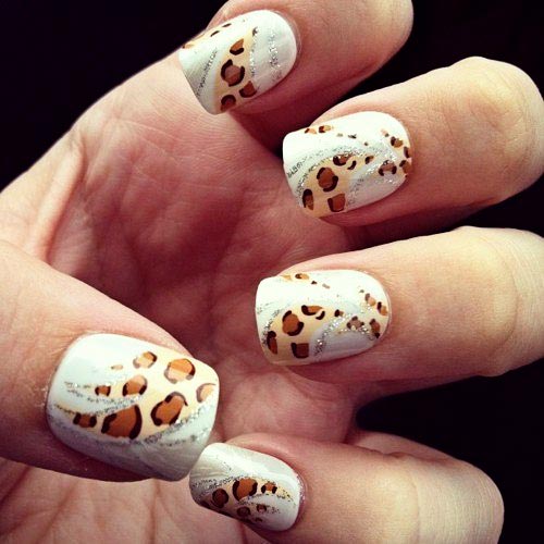 giraffe swirl white nails