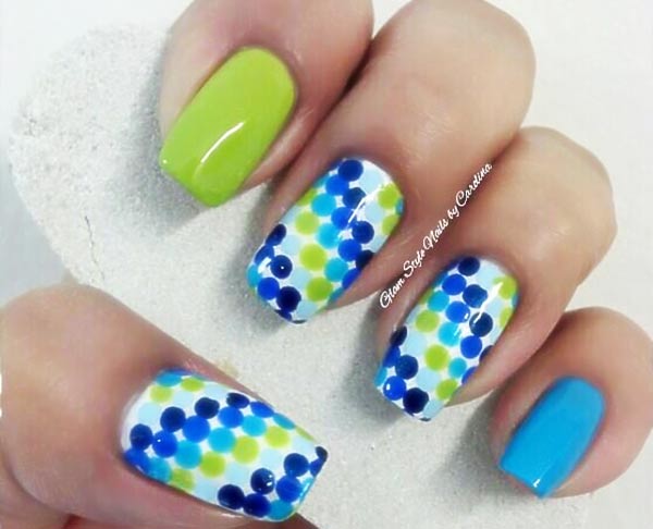 green blue accent dots gradient nails
