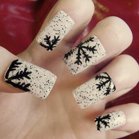 sparkly snowflakes nails